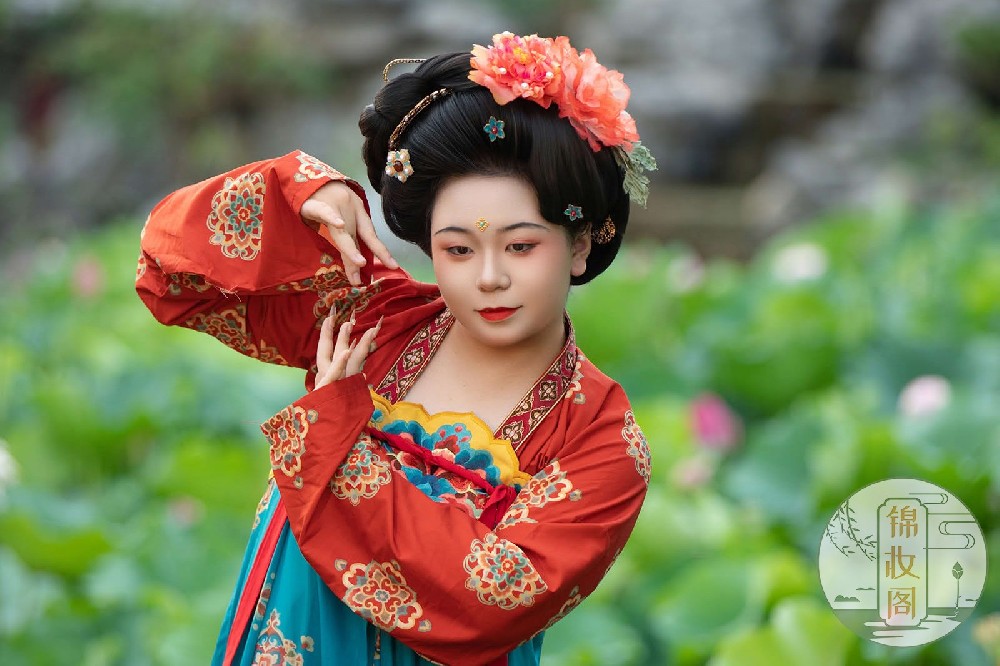 开封铁塔公园唐制汉服拍摄